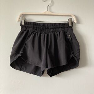 Lululemon Tracker Short V *4” Size 6